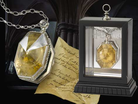 foto The locket from the Cave